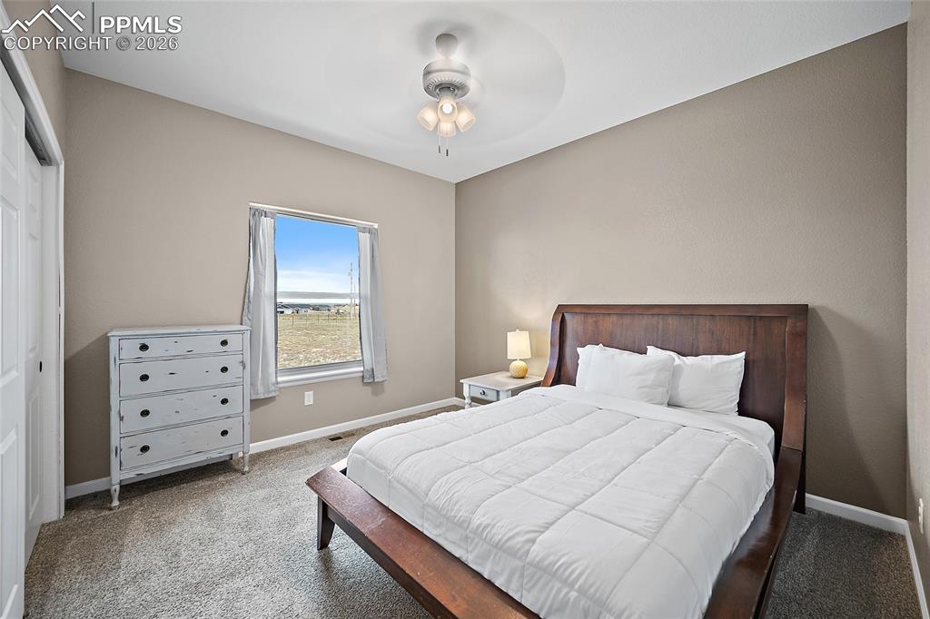 Image 22 of 36: Bedroom