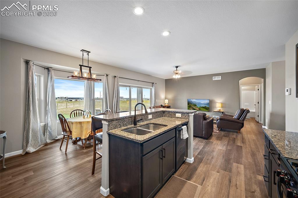 Image 8 of 36: Kitchen