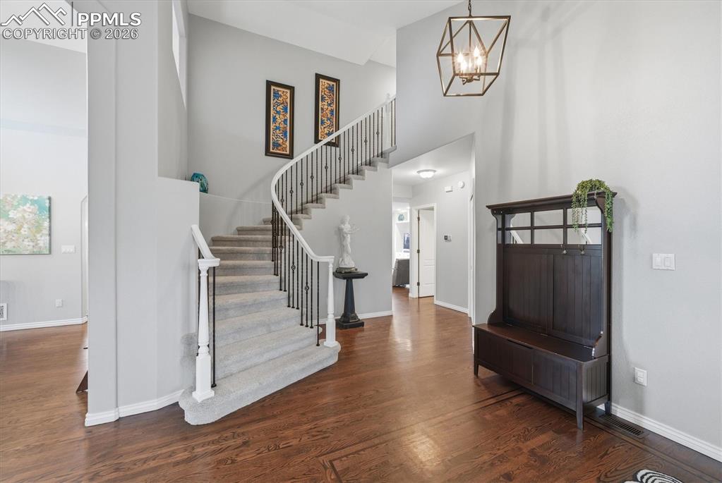 Image 3 of 50: Grand entryway