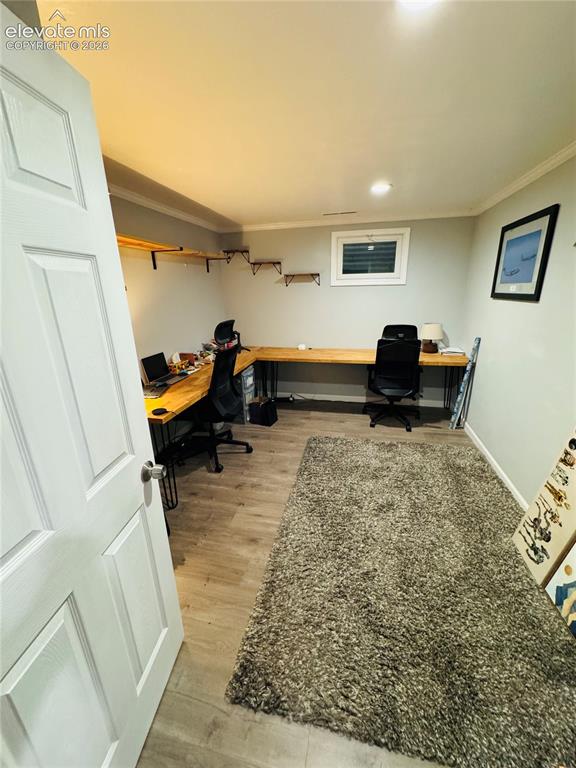 Image 28 of 35: Office