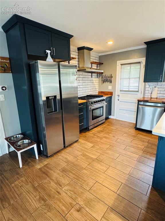 Image 8 of 35: Kitchen