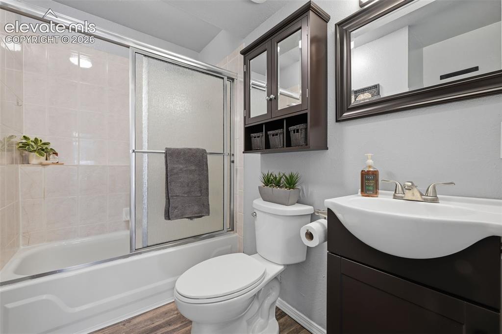 Image 20 of 29: Basement full bathroom