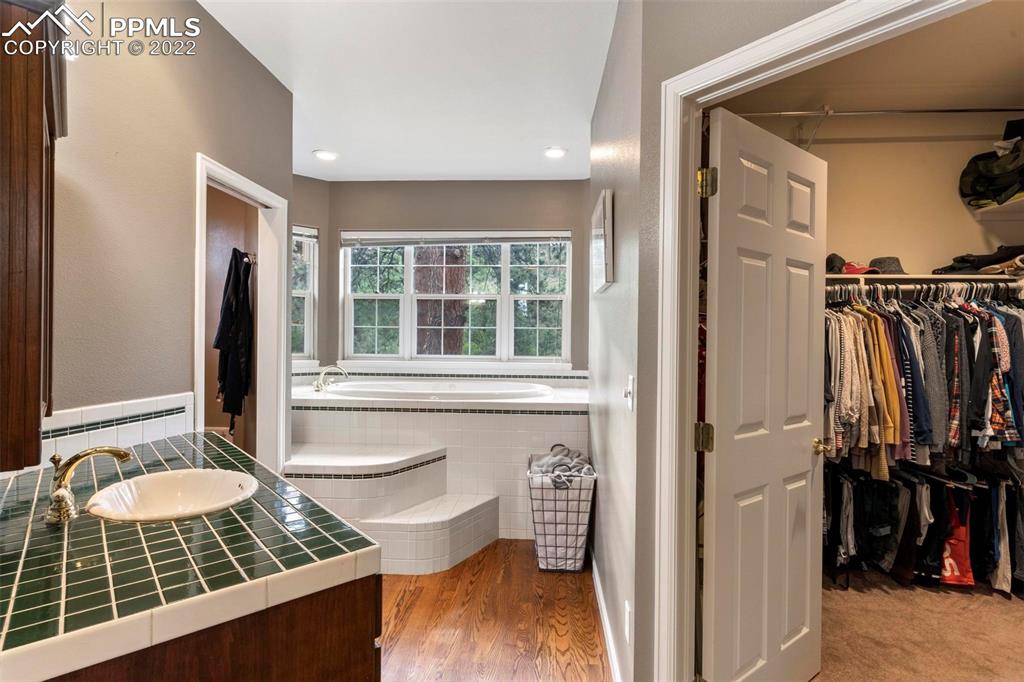 Listing 3896562, Image 14 of 50