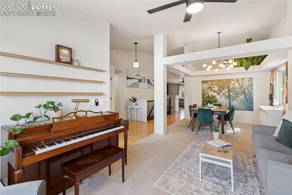 Image 18 of 35: Living Room