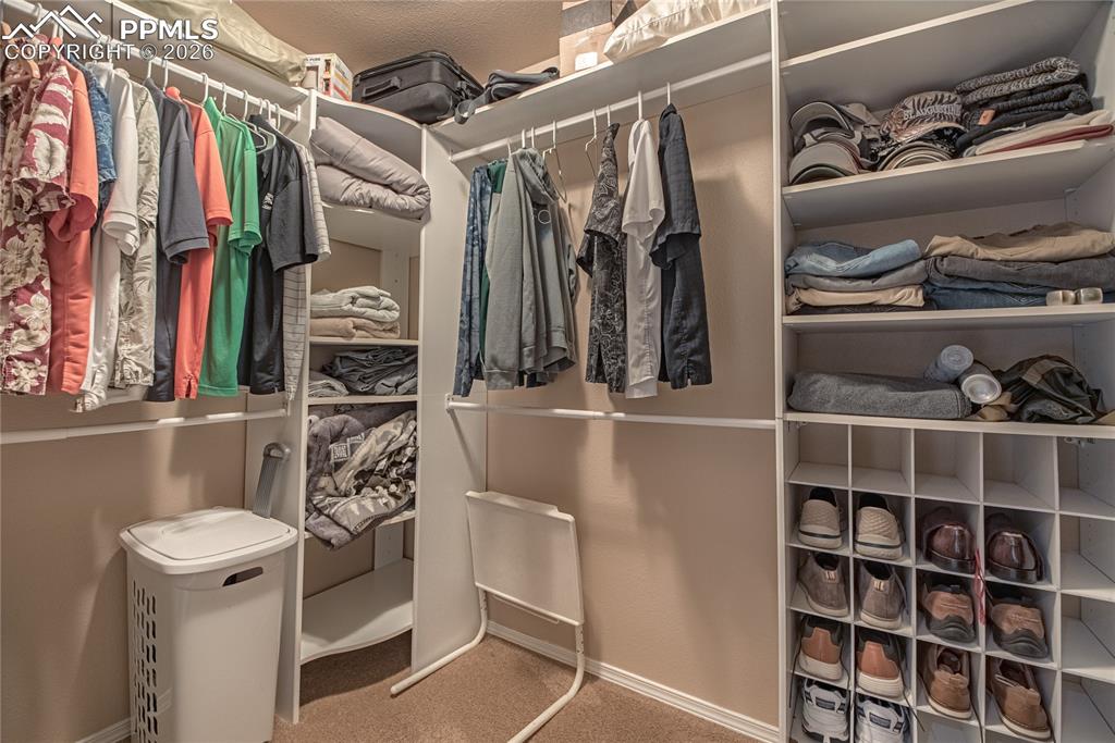 Image 14 of 35: Closet