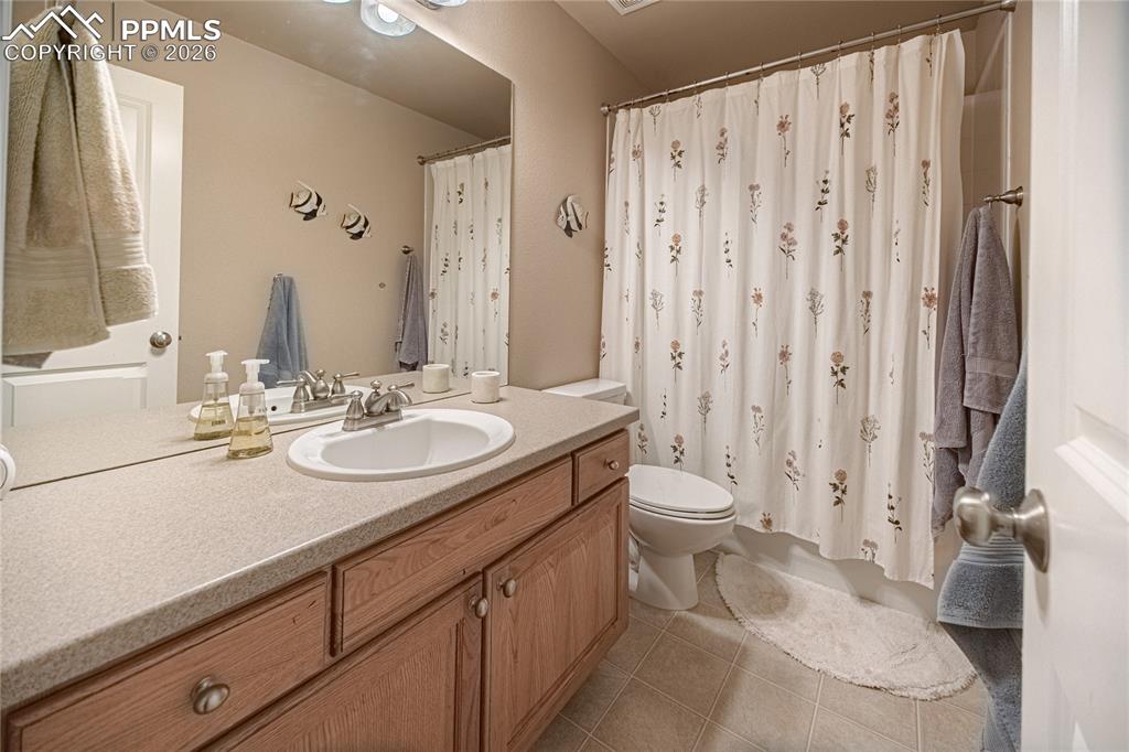 Image 8 of 35: Bathroom