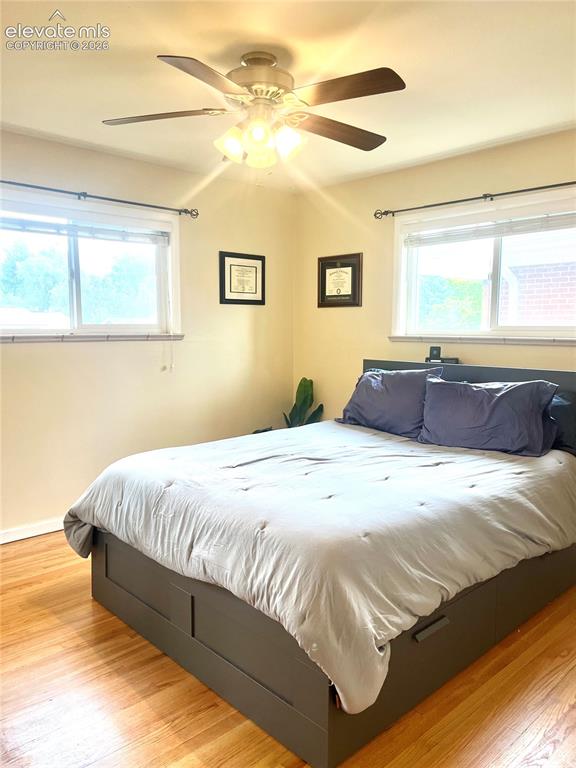 Image 10 of 25: Bedroom