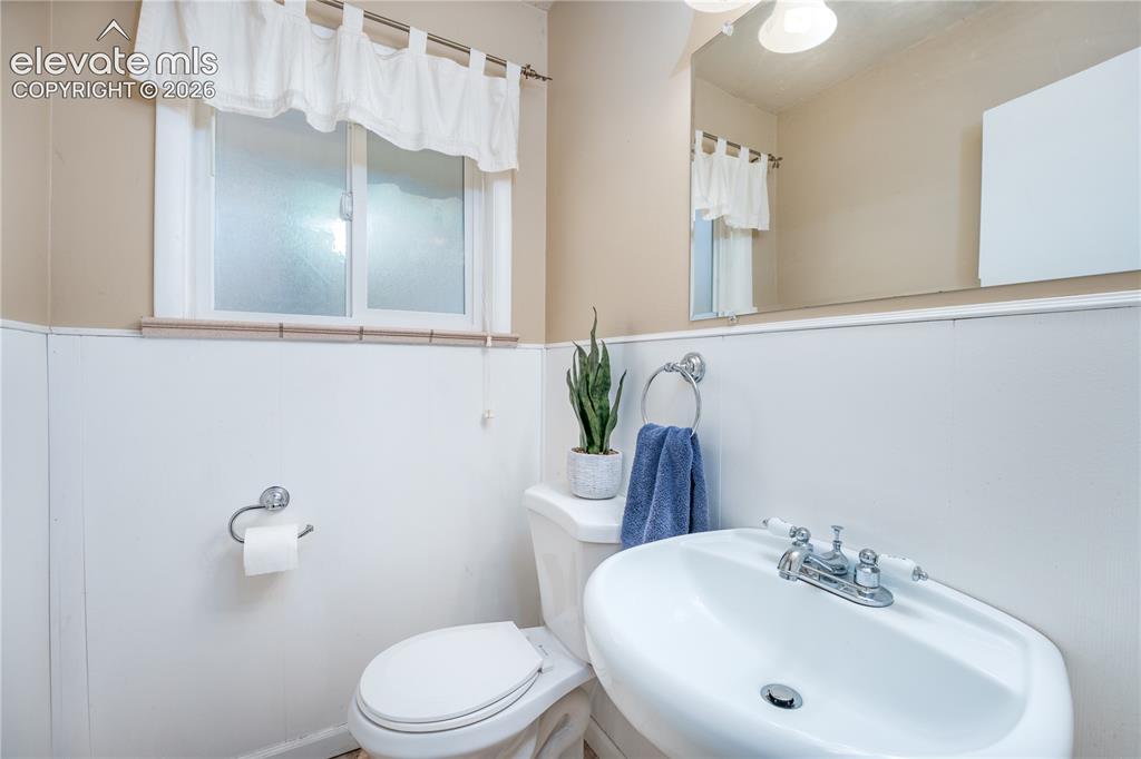 Image 13 of 25: Bathroom