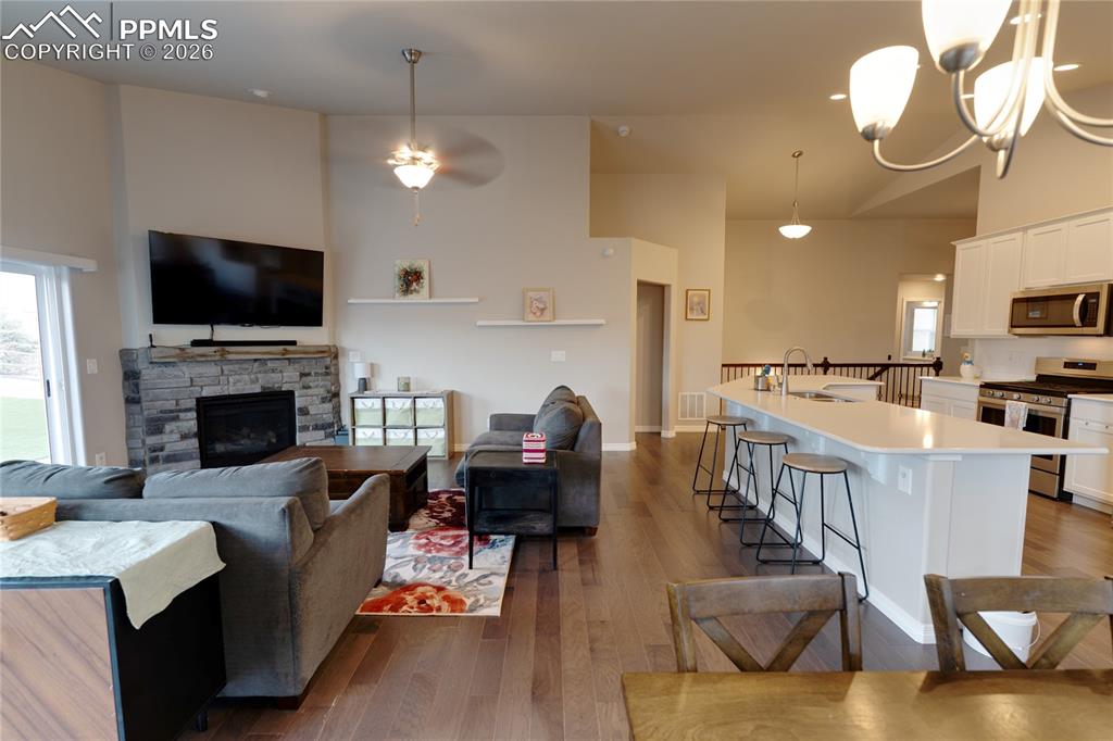 Image 10 of 23: Living Room