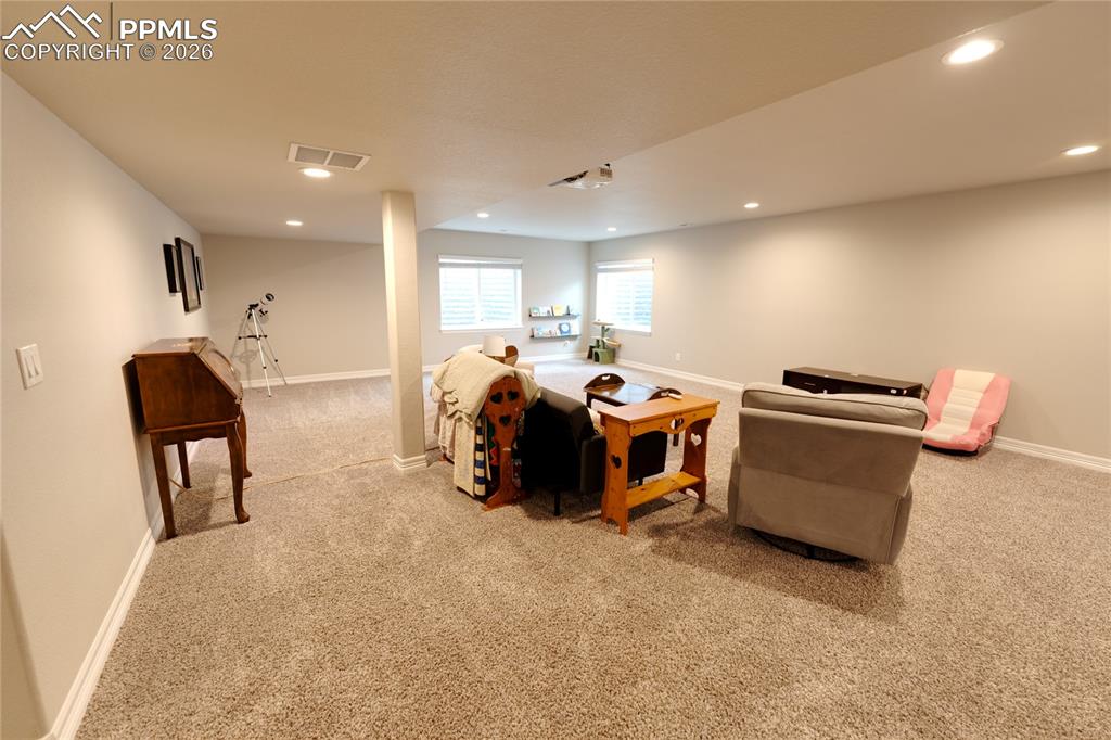 Image 16 of 23: Living Room