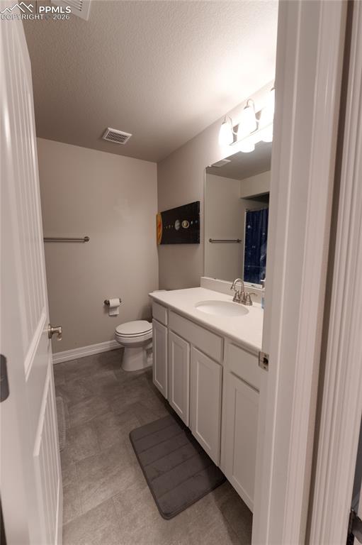 Image 19 of 23: Bathroom