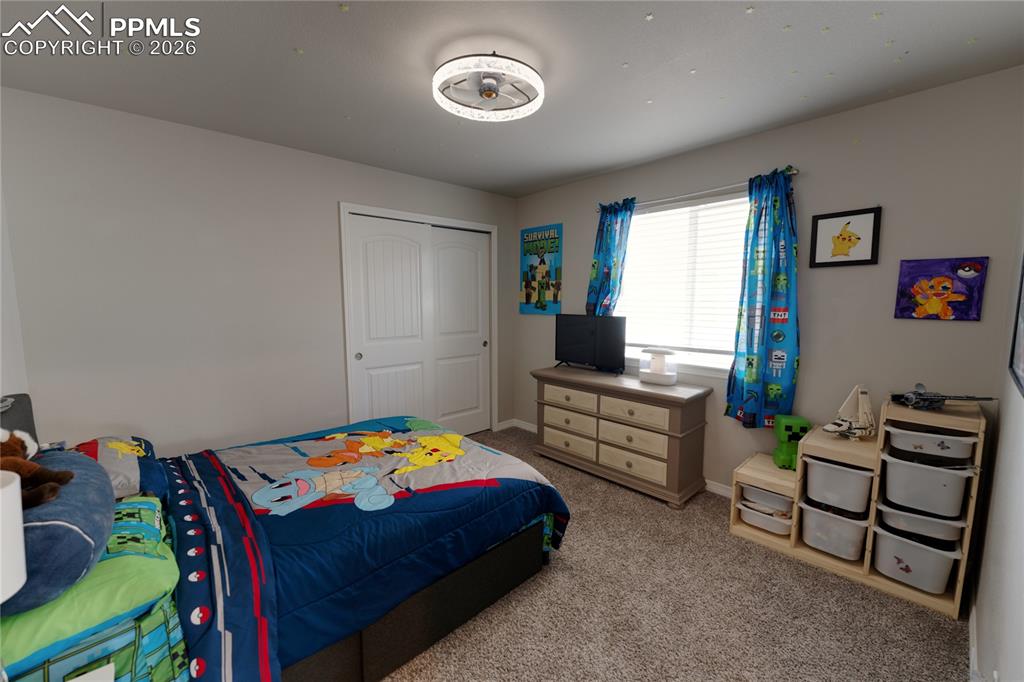 Image 5 of 23: Bedroom