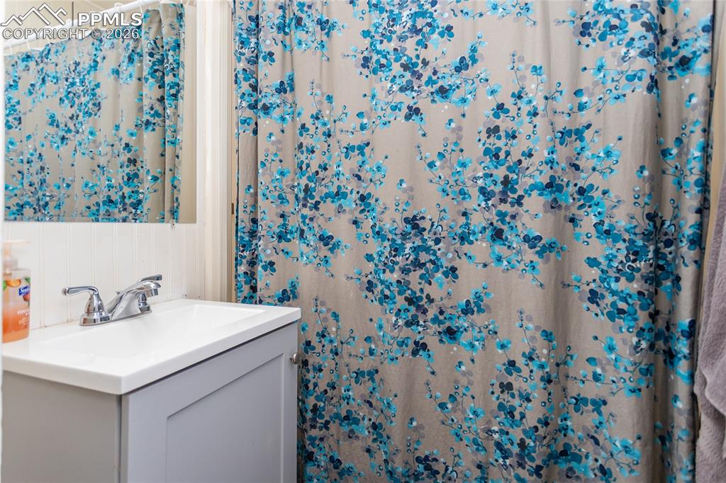 Image 18 of 34: Master Bathroom