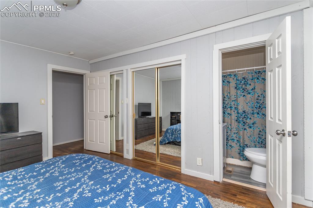 Image 20 of 34: Master Bedroom