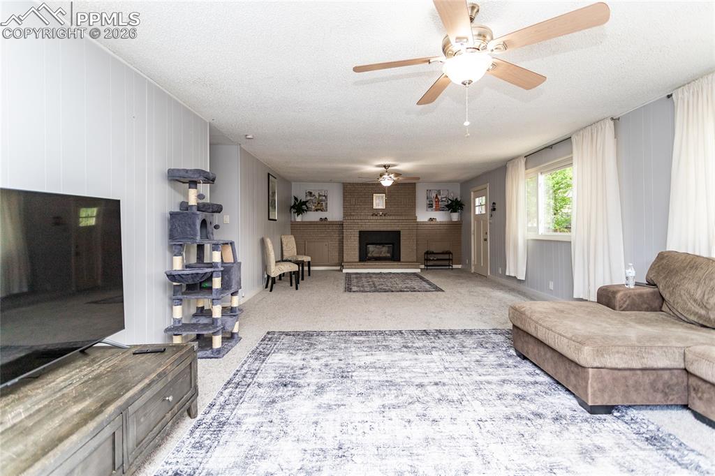 Image 6 of 34: Living Room