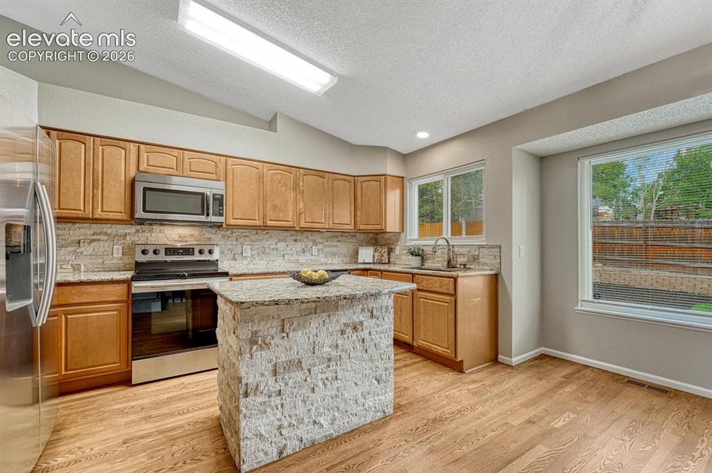 Image 10 of 48: Kitchen