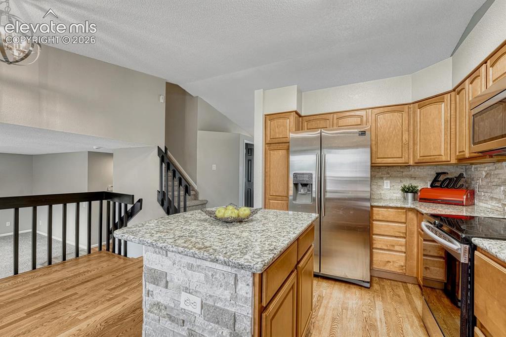 Image 12 of 48: Kitchen