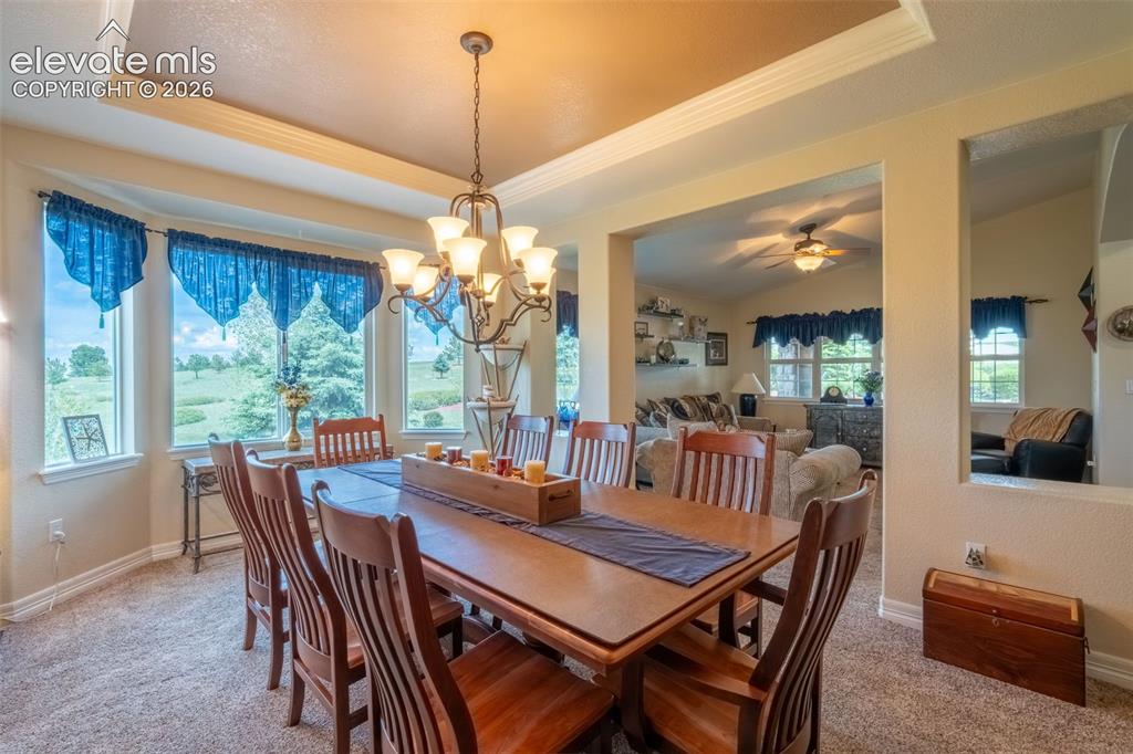 Image 20 of 50: Dining Area