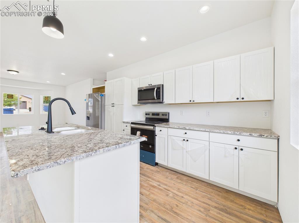 Image 12 of 36: Kitchen