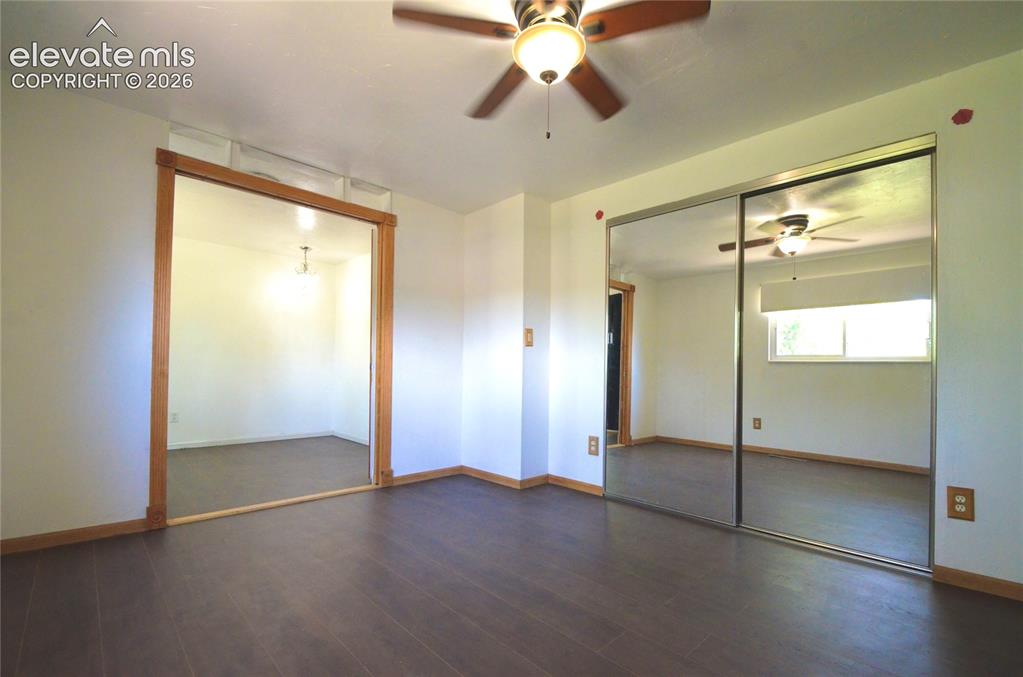 Image 11 of 20: Bedroom