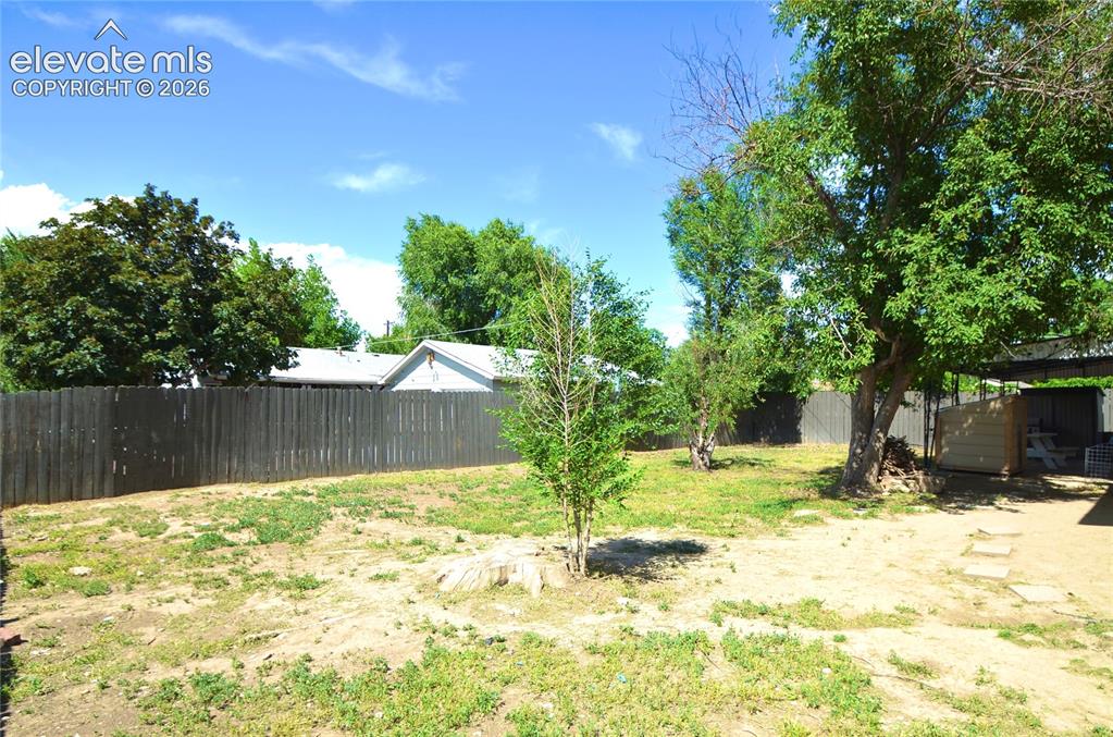 Image 20 of 20: Yard
