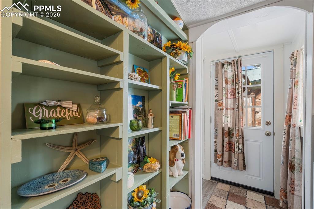 Image 16 of 29: Pantry