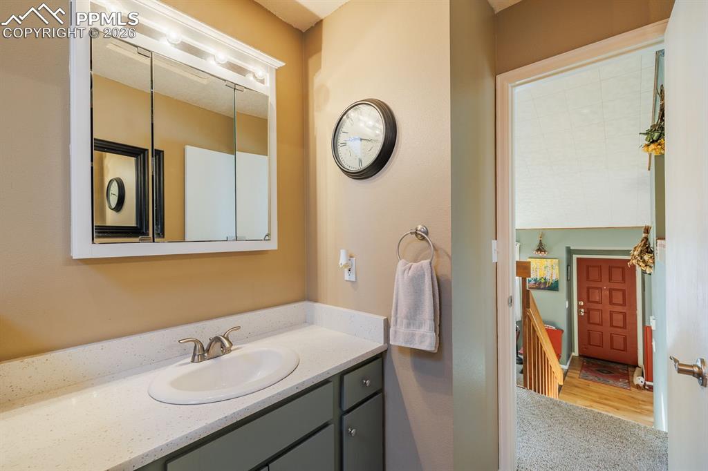 Image 24 of 36: Bathroom