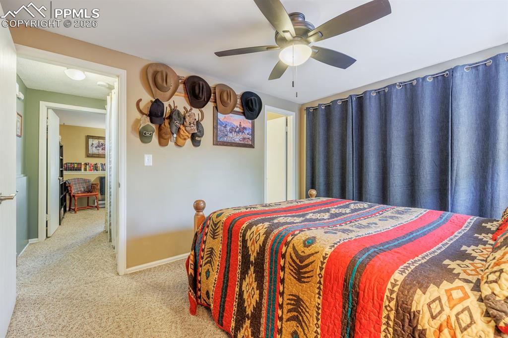 Image 27 of 36: Bedroom