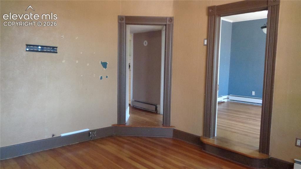 Image 11 of 29: Dining Room