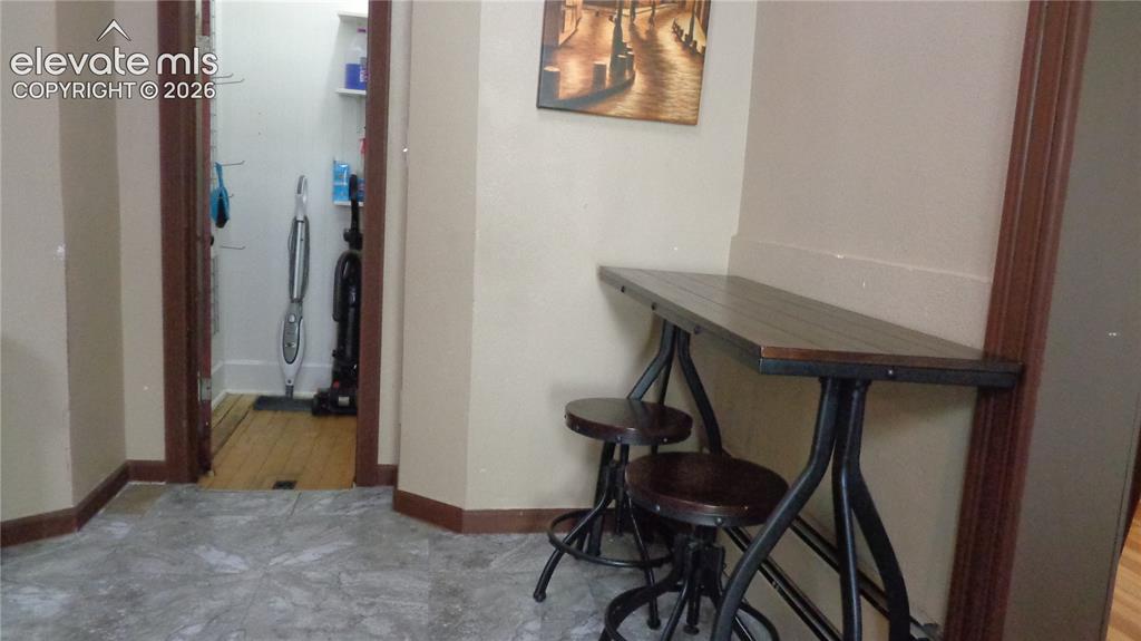 Image 13 of 29: Dining Area