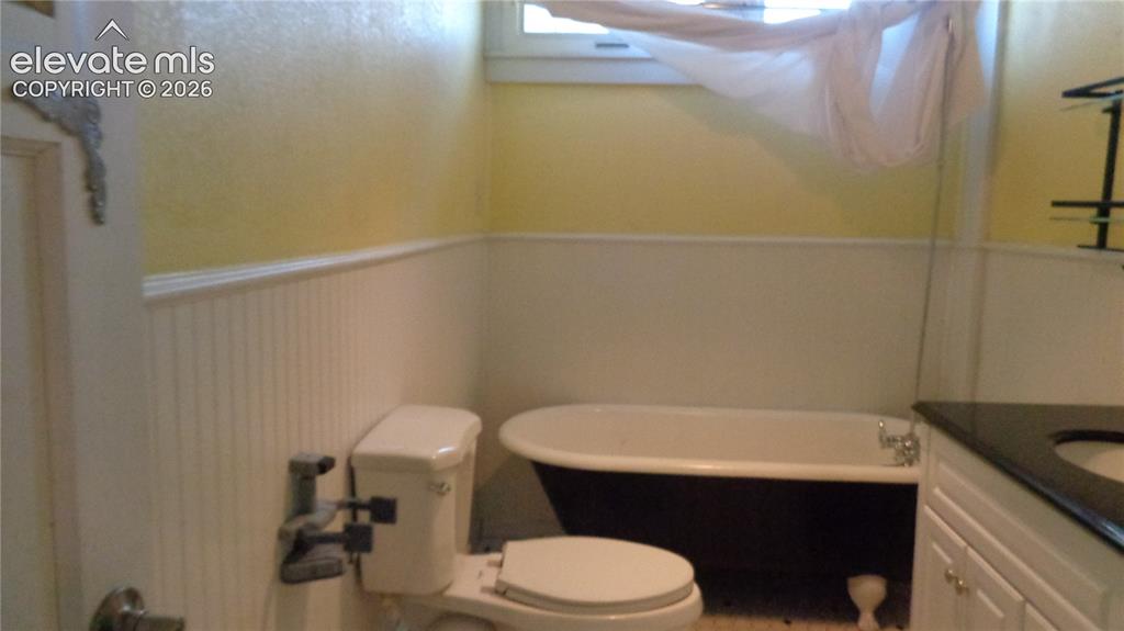 Image 14 of 29: Bathroom