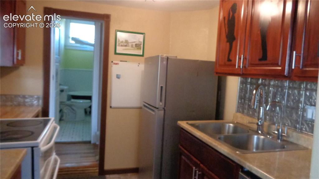 Image 7 of 29: Kitchen