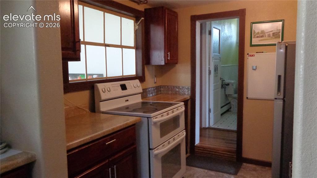 Image 8 of 29: Kitchen