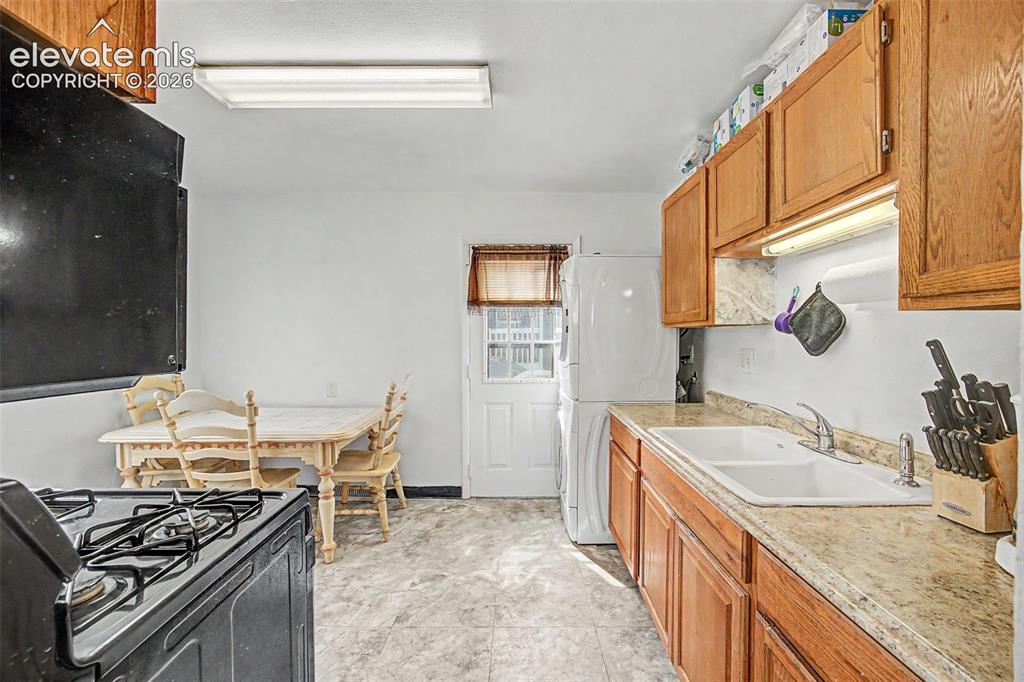 Image 13 of 31: Unit 4435 kitchen pic 4