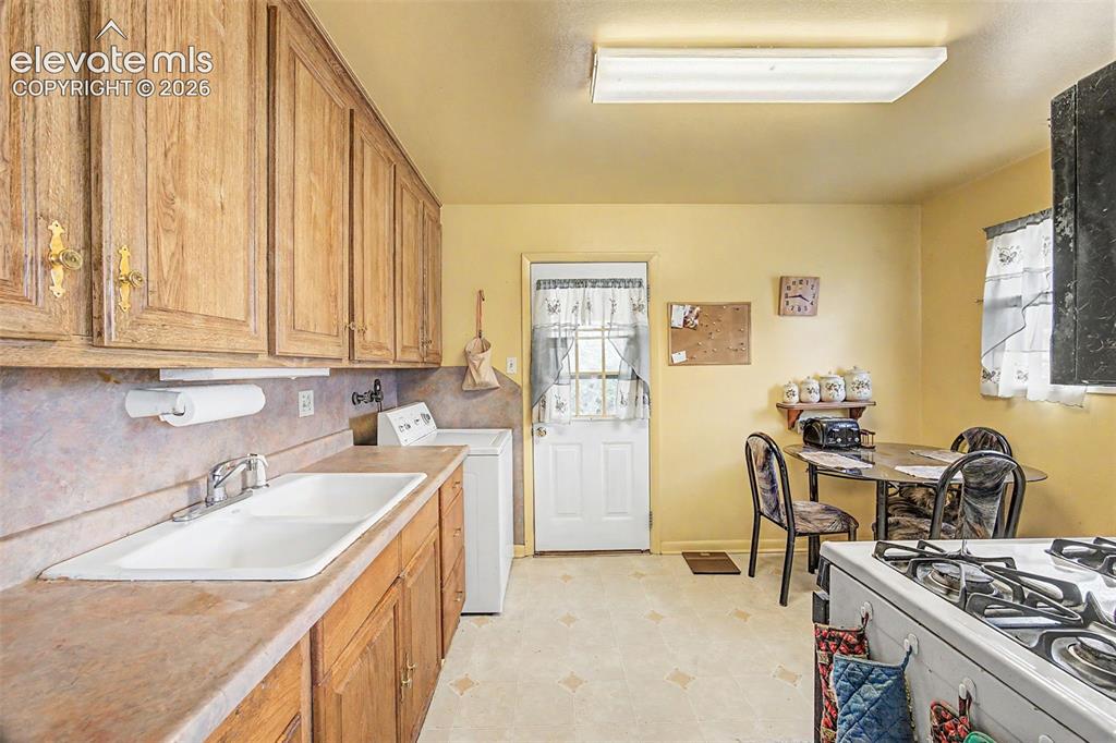 Image 14 of 31: Unit 4433 kitchen Pic 1