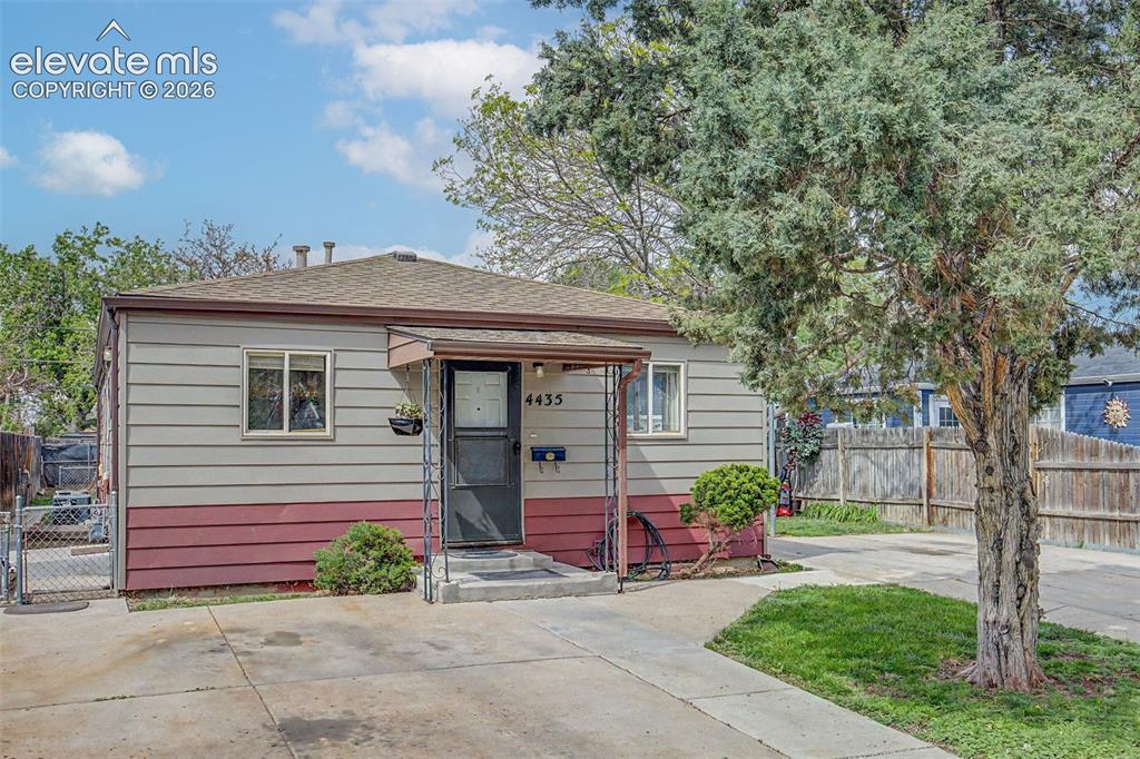 Image 2 of 31: Front of Property pic 2