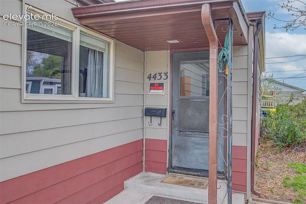 Image 3 of 31: Front of Property pic 3