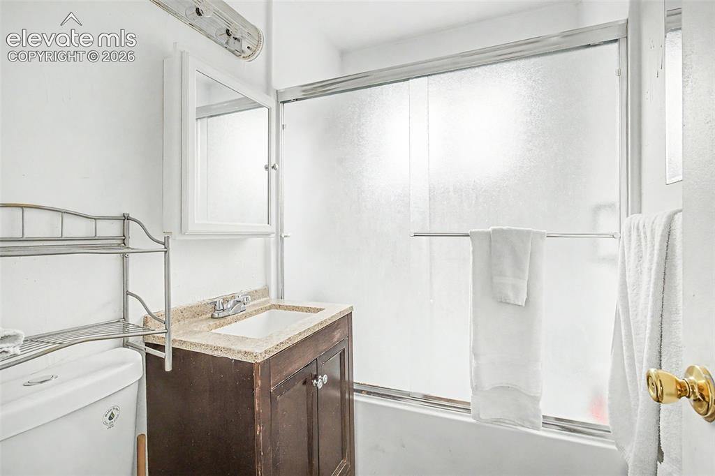 Image 8 of 31: Unit 4435 Bathroom