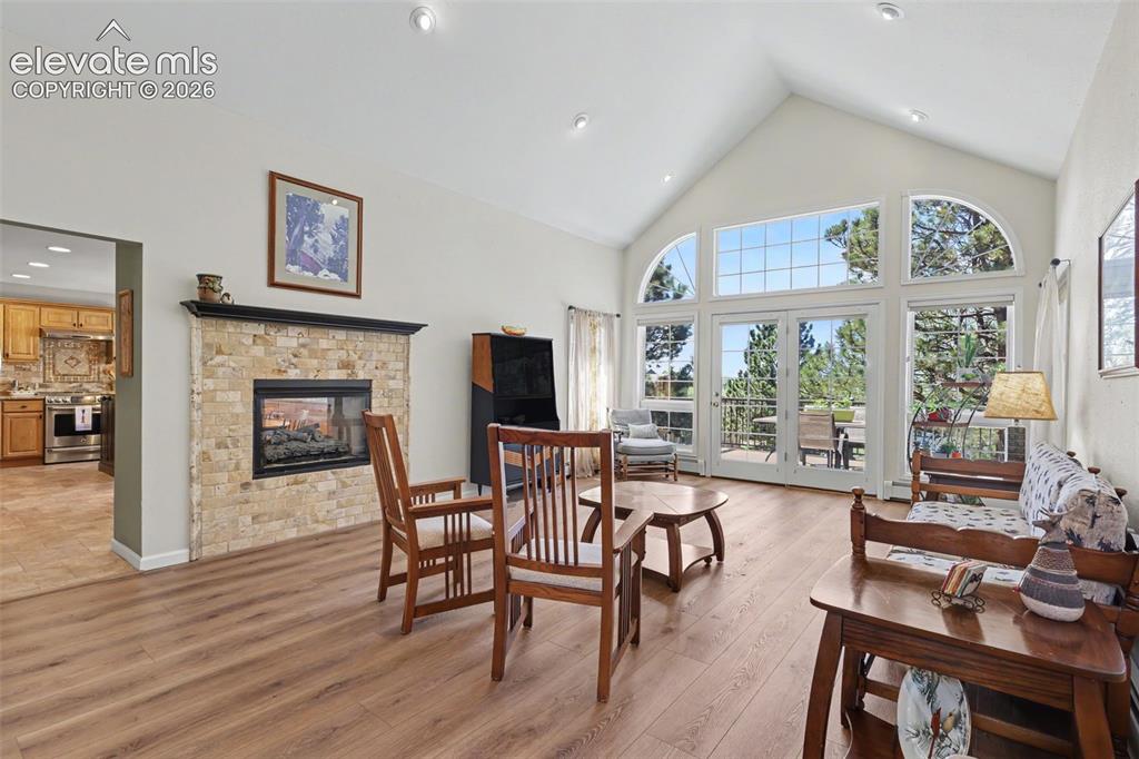 Image 11 of 50: Living Room