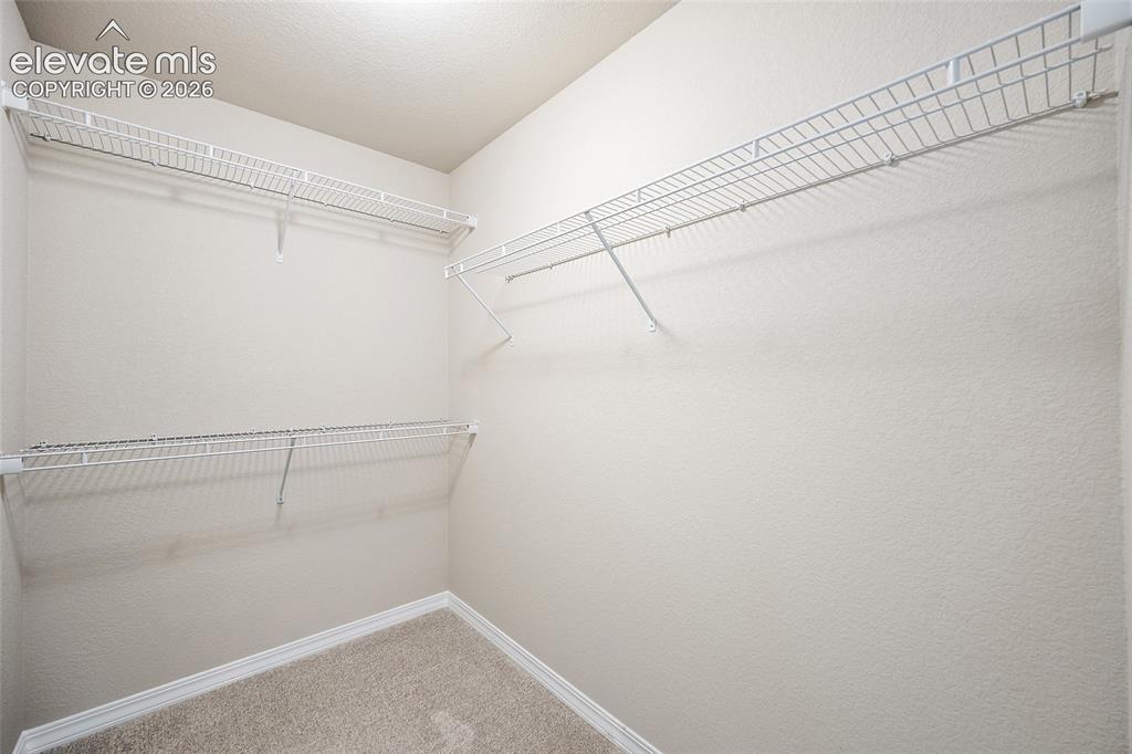 Image 27 of 29: Closet