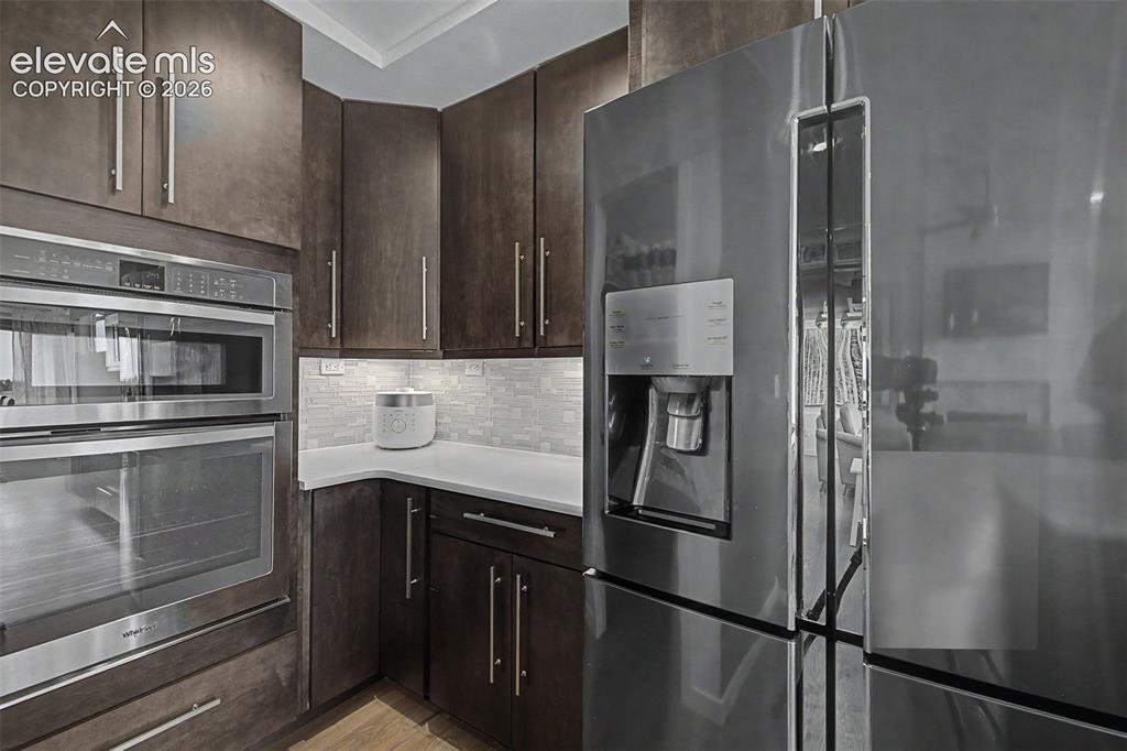 Image 19 of 50: Kitchen