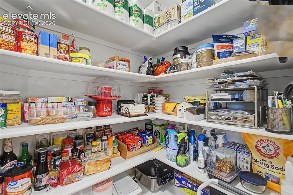 Image 41 of 50: Pantry