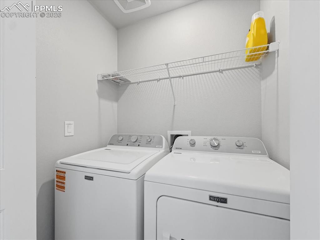 Image 16 of 20: Laundry