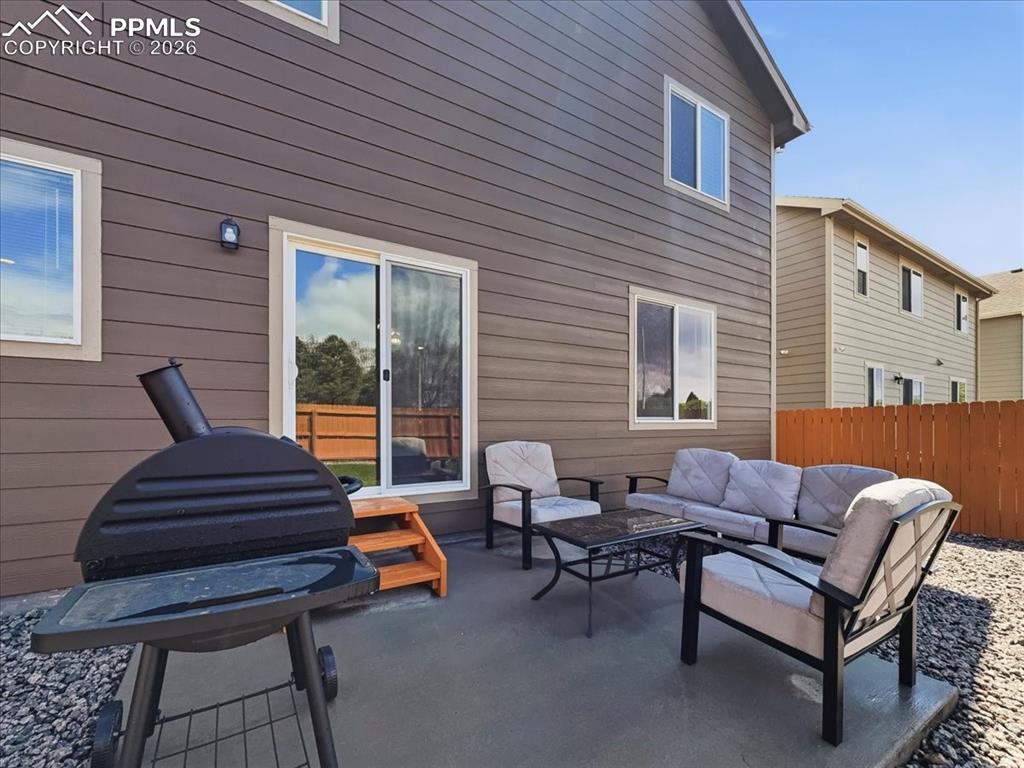 Image 17 of 20: Patio
