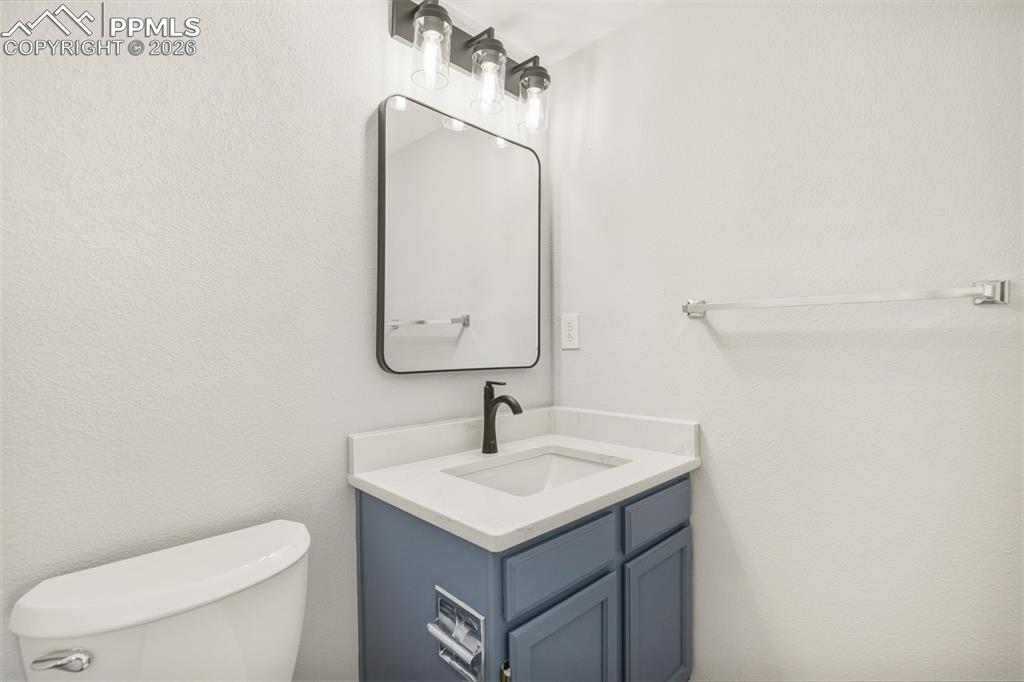 Image 16 of 34: Bathroom