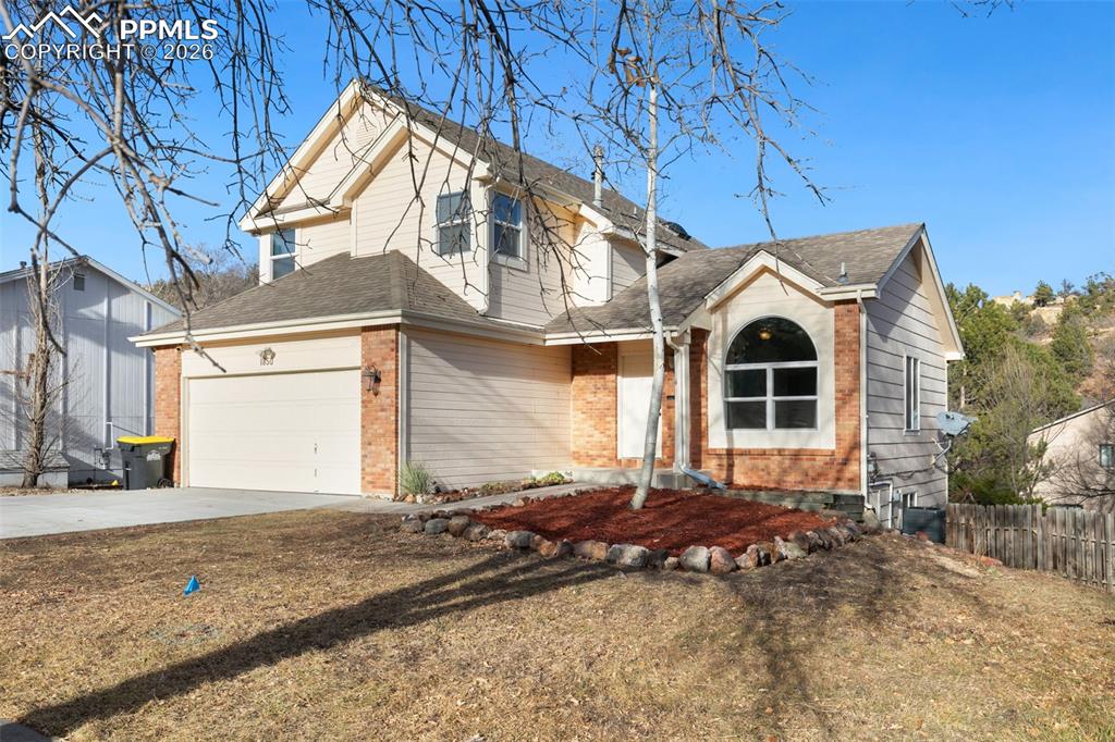 Image 3 of 34: Front of Structure