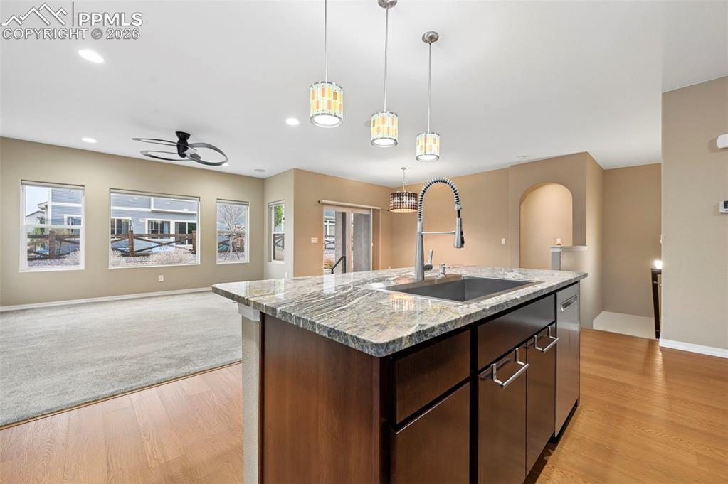 Image 7 of 47: Kitchen