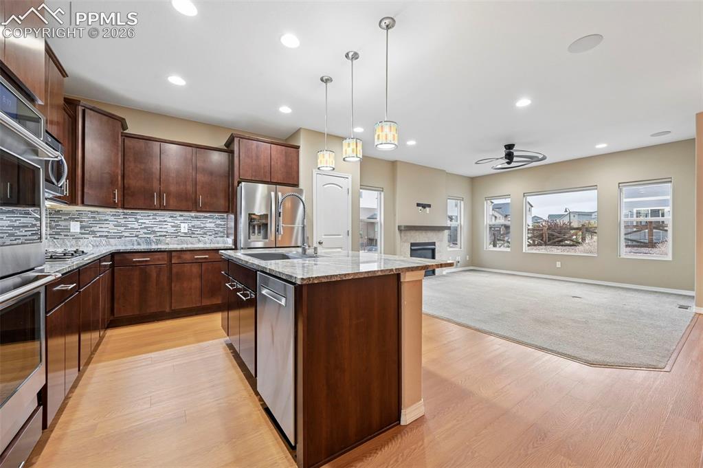 Image 8 of 47: Kitchen