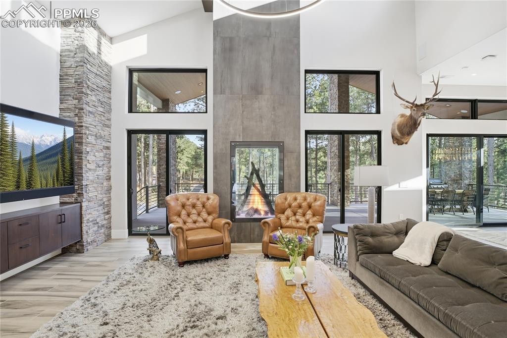 Image 5 of 49: Luxurious and Cozy!