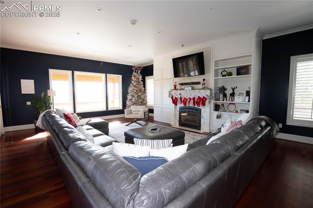 Image 14 of 38: Living Room